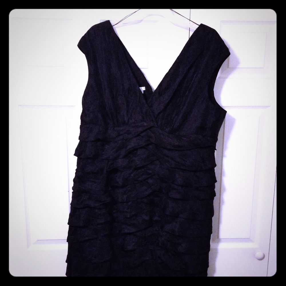 Size 24 plus size LBD soft London Times